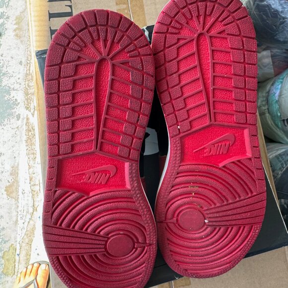 Air Jordan 1 Mid BG Black/Gym Red Youth Size 5 - Lightly Used - Picture 8 of 10